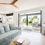 Lagon Paradis - 6 Villas Individuelles Avec Piscine Ou Jacuzzi - Loc Voiture Cabriolet Ou Suv