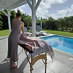 Lagon Paradis - 6 Villas Individuelles Avec Piscine Ou Jacuzzi - Loc Voiture Cabriolet Ou Suv